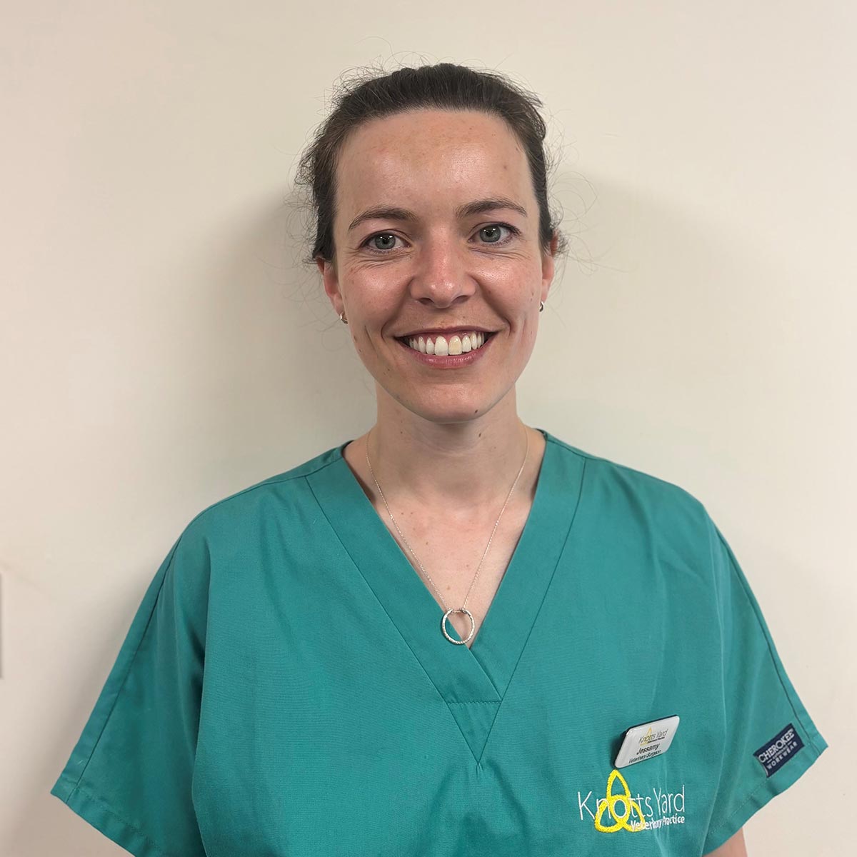 Knotts Yard Vets - Jessamy Hipperson